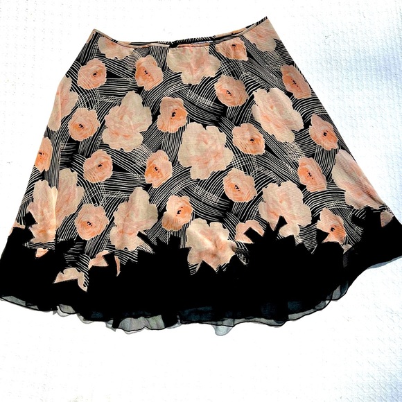 Ellen Tracy Dresses & Skirts - 💐 LINDA ALLARD for ELLEN TRACY SILK BLACK FLORAL SKIRT